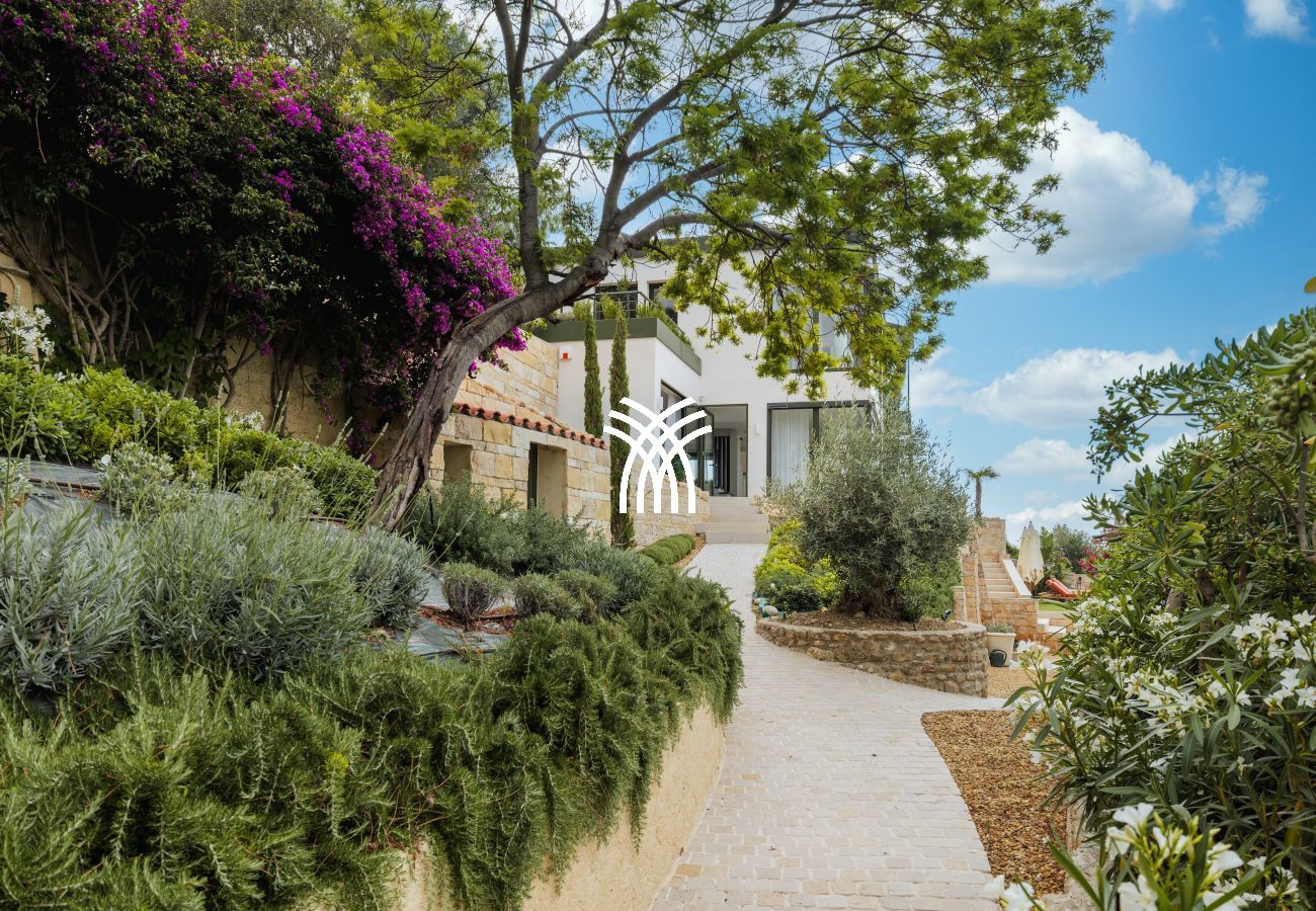 Villa in Roquebrune-Cap-Martin - Les Oliviers CDA